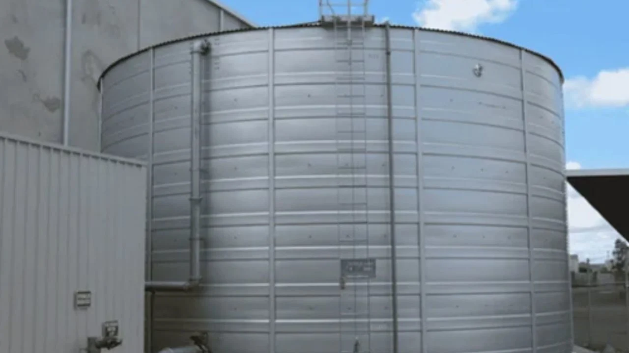 You are currently viewing How Much Does a 10000 Litre Water Tank Cost?